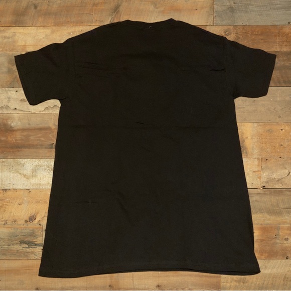 Spencer’s Neon Sign Funny The Devil Made Me Do It Halloween Horror Shirt - Picture 5 of 5